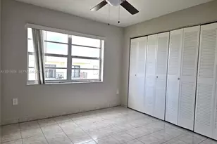 4670 W 13th Ln, Hialeah, FL 33012 - Photo 14