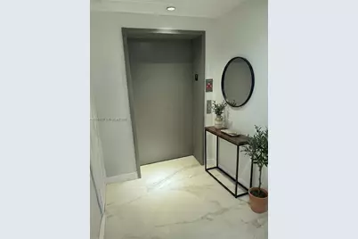 16385 Biscayne Blvd #717, North Miami Beach, FL 33160 - Photo 2