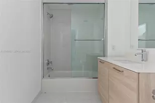 16385 Biscayne Blvd, North Miami Beach, FL 33160 - Photo 10