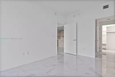 16385 Biscayne Blvd #717, North Miami Beach, FL 33160 - Photo 36
