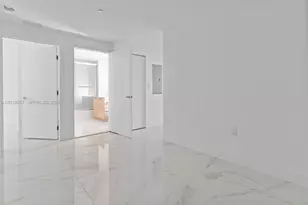 16385 Biscayne Blvd, North Miami Beach, FL 33160 - Photo 8