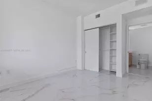 16385 Biscayne Blvd, North Miami Beach, FL 33160 - Photo 14