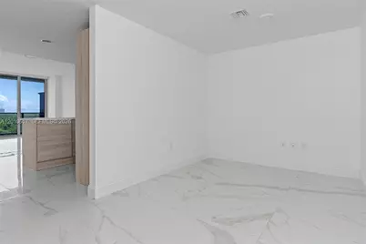 16385 Biscayne Blvd #717, North Miami Beach, FL 33160 - Photo 4