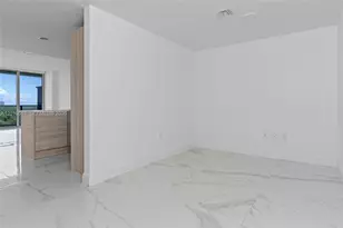 16385 Biscayne Blvd, North Miami Beach, FL 33160 - Photo 4