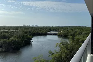 16385 Biscayne Blvd, North Miami Beach, FL 33160 - Photo 10
