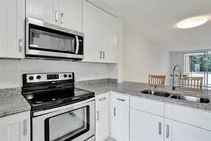 5950 Del Lago Cir, Sunrise, FL 33313 - Photo 16
