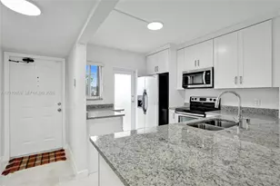 5950 Del Lago Cir, Sunrise, FL 33313 - Photo 12