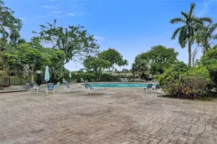 5950 Del Lago Cir, Sunrise, FL 33313 - Photo 28