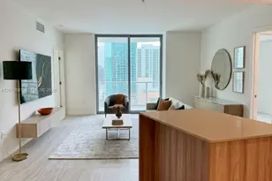 77 SE 5th St, Miami, FL 33131 - Photo 6