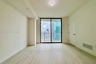 77 SE 5th St, Miami, FL 33131 - Photo 18