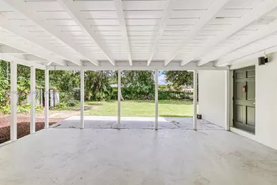 981 NE 152nd St, Miami, FL 33162 - Photo 12