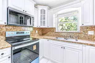 981 NE 152nd St, Miami, FL 33162 - Photo 26