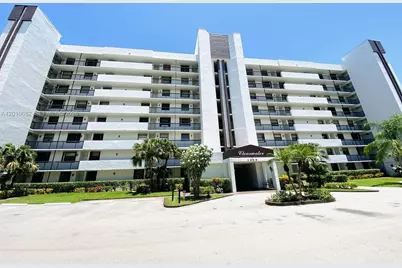 1266 S Military Trl #514, Deerfield Beach, FL 33442 - Photo 2