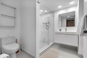 2555 Collins Ave, Miami Beach, FL 33140 - Photo 14