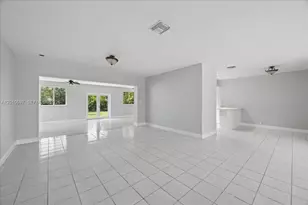 9280 SW 164th St, Palmetto Bay, FL 33157 - Photo 10