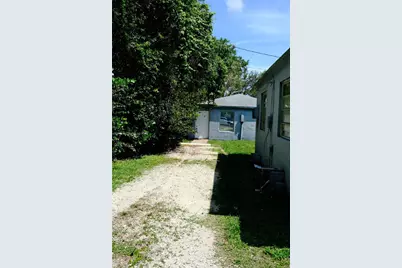 1455 NE 146th St #B, Miami, FL 33161 - Photo 1