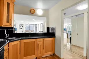 3701 N Country Club Dr, Aventura, FL 33180 - Photo 16