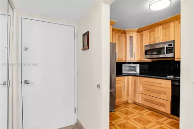 3701 N Country Club Dr #2203, Aventura, FL 33180 - Photo 12