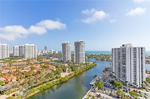 3701 N Country Club Dr, Aventura, FL 33180 - Photo 24