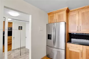 3701 N Country Club Dr, Aventura, FL 33180 - Photo 14