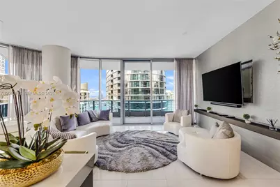 200 Biscayne Boulevard Way #4401, Miami, FL 33131 - Photo 2