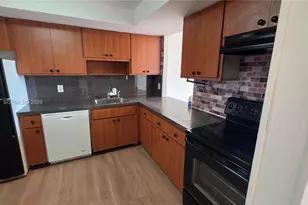 1351 NE Miami Gardens Dr, Miami, FL 33179 - Photo 6