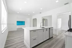 340 NE 125th St, North Miami, FL 33161 - Photo 6