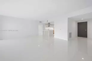 17301 Biscayne Blvd, North Miami Beach, FL 33160 - Photo 12