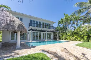 425 N Shore Dr, Miami Beach, FL 33141 - Photo 1