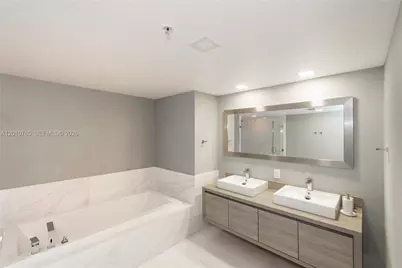 400 Sunny Isles Blvd #1518, Sunny Isles Beach, FL 33160 - Photo 18