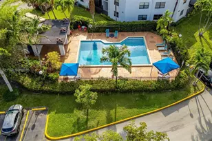 9431 Fontainebleau Blvd, Miami, FL 33172 - Photo 14