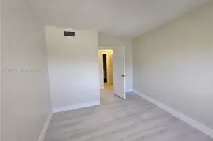 834 Raymond St, Miami Beach, FL 33141 - Photo 20