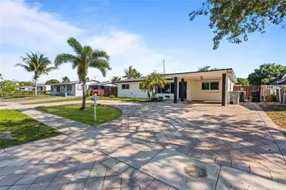 630 NE 23rd Ct, Pompano Beach, FL 33064 - Photo 2