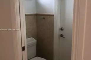 9910 SW 23rd St, Miami, FL 33165 - Photo 32