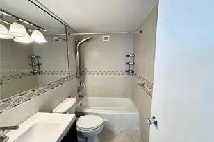 999 Brickell Bay Dr, Miami, FL 33131 - Photo 22
