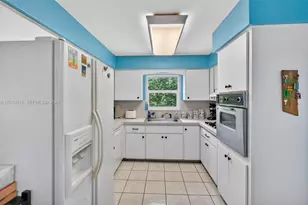 11400 NE 9th Ave, Biscayne Park, FL 33161 - Photo 14