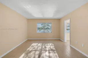 18900 NE 3rd Ct, Miami, FL 33179 - Photo 4