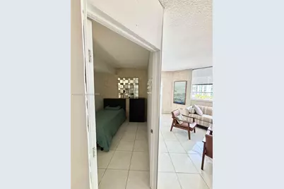 905 Brickell Bay Dr #1824, Miami, FL 33131 - Photo 12