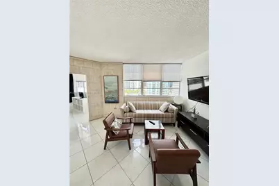 905 Brickell Bay Dr #1824, Miami, FL 33131 - Photo 4