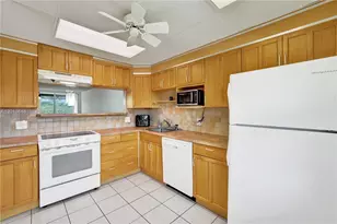 575 Oaks Ln, Pompano Beach, FL 33069 - Photo 12
