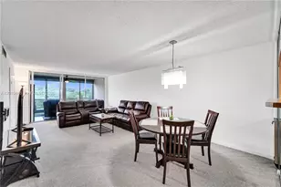 575 Oaks Ln, Pompano Beach, FL 33069 - Photo 16