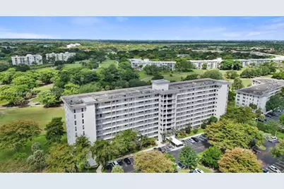 575 Oaks Ln #508, Pompano Beach, FL 33069 - Photo 1