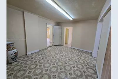 1051 E 18th St, Hialeah, FL 33013 - Photo 24