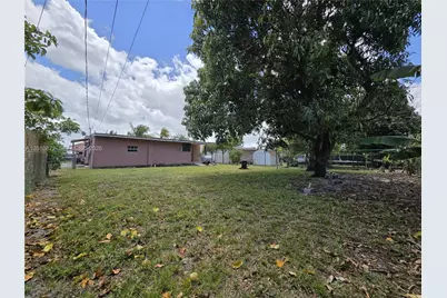 1051 E 18th St, Hialeah, FL 33013 - Photo 32