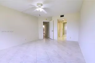 901 SW 128th Ave, Pembroke Pines, FL 33027 - Photo 4