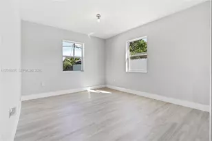 925 NW 84th St, Miami, FL 33150 - Photo 18