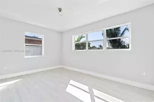 925 NW 84th St, Miami, FL 33150 - Photo 14