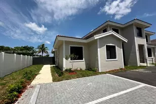 19444 SW 125th Ave, South Miami, FL 33177 - Photo 2