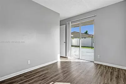 949 SE 10th Ct, Pompano Beach, FL 33060 - Photo 26