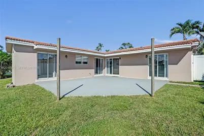 949 SE 10th Ct, Pompano Beach, FL 33060 - Photo 36